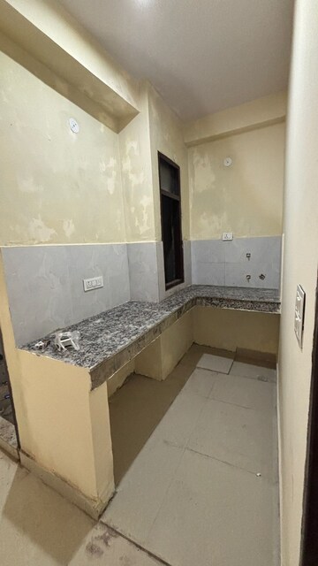 Kitchen in 1.5 BHK Builder Floor at Mayur Vihar Phase 1 – for Rent