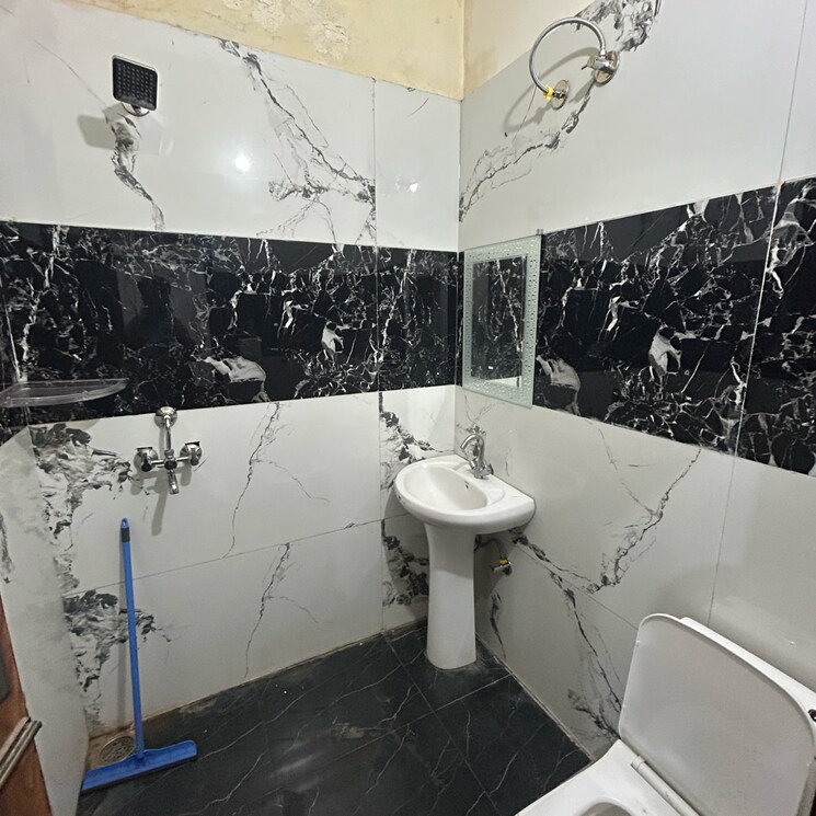 Bathroom, kharar landran road 2 Bedroom 950 Sq.Ft. Apartment In Kharar Landran Road Mohali 9172549