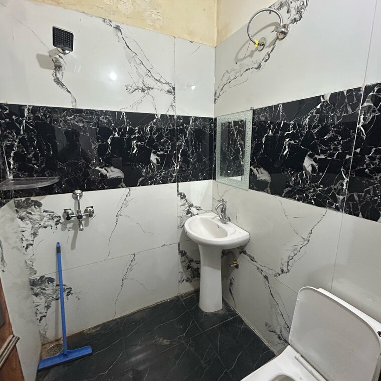 Bathroom, kharar landran road 2 Bedroom 950 Sq.Ft. Apartment In Kharar Landran Road Mohali 9172549
