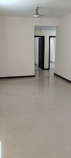 3.5 BHK + Servant Room Apartment For Sale in BPTP Park Grandeura