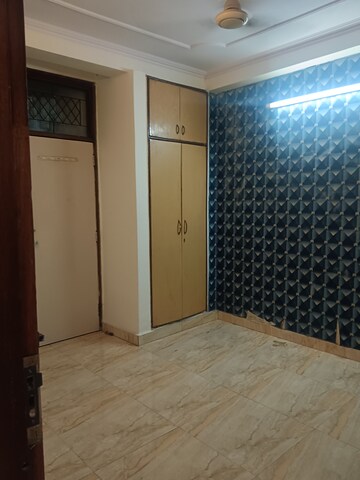 Room in 2 BHK Builder Floor at Panchsheel Vihar – for Rent