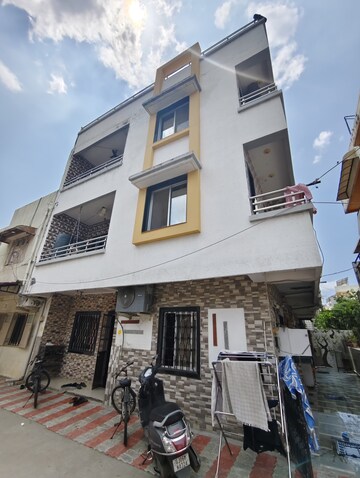 6 BHK Independent House – Exterior View View at Akota - for Rent