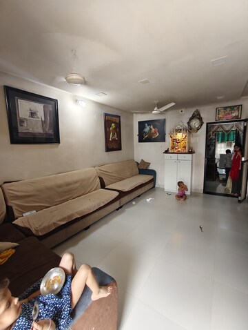 Living Room in 6 BHK Independent House at Akota – for Rent