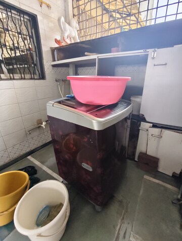 Team Area in 6 BHK Independent House at Akota – for Rent