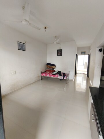 Room in 6 BHK Independent House at Akota – for Rent