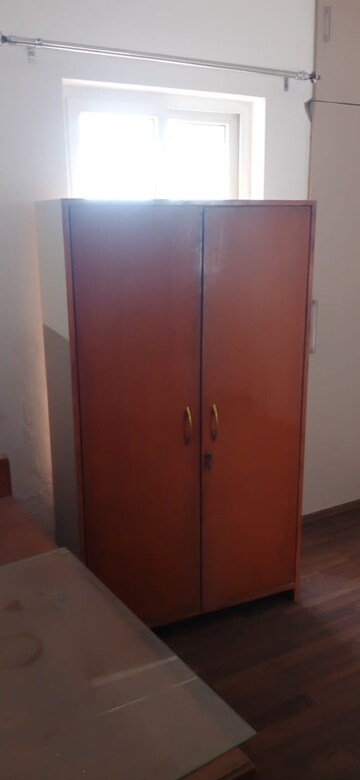 Furnished Amenities in 3 BHK Builder Floor at BPTP Parkland, Sector 75 – for Rent