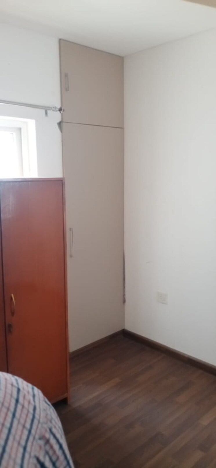 Room, bptp-parkland 3 Bedroom 350 Sq.Yd. Builder Floor In Sector 75 Faridabad 9172688