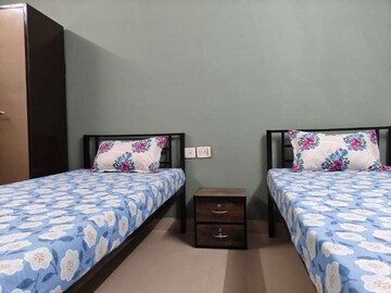 Bedroom in  Pg at Naupada – for Rent
