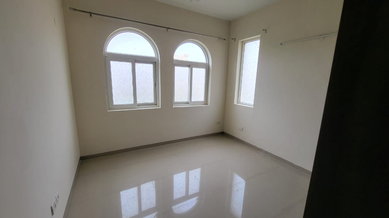 4 BHK + Extra Room Builder Floor For Rent in Emaar MGF Emerald Hills