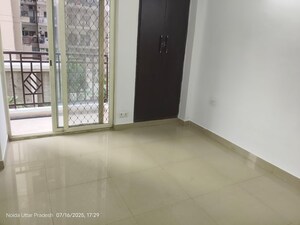 Room in 2.5 BHK Apartment at Fusion Homes, Tech Zone 4 Greater Noida – for Sale