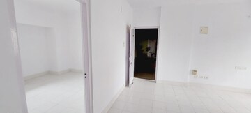Room in 2.5 BHK Apartment at Bengal Peerless Alaktika Housing Complex, Rajarhat – for Sale