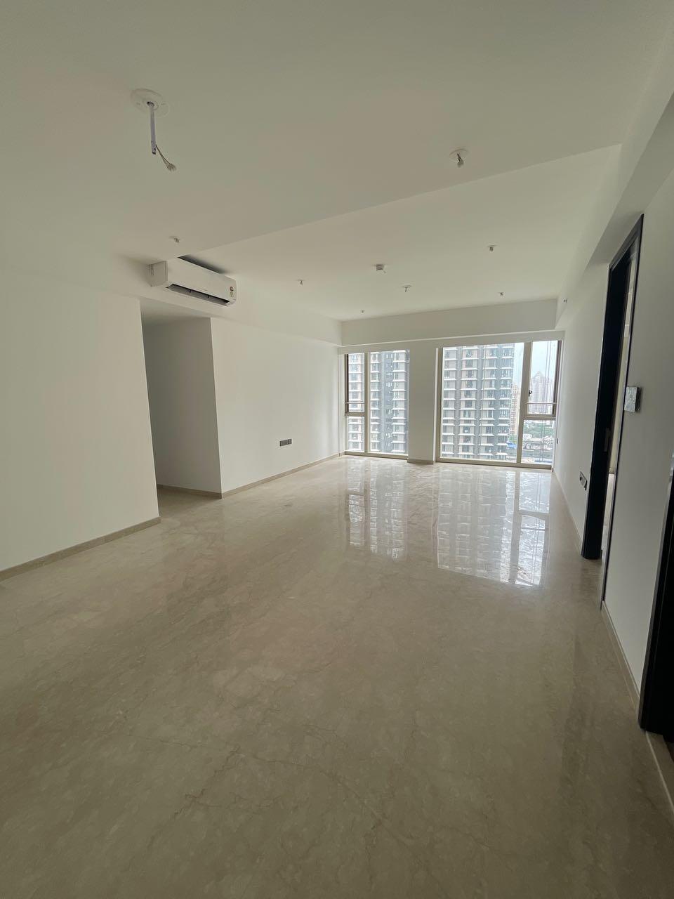 3 BHK + Servant Room Apartment For Rent in Lodha The Park