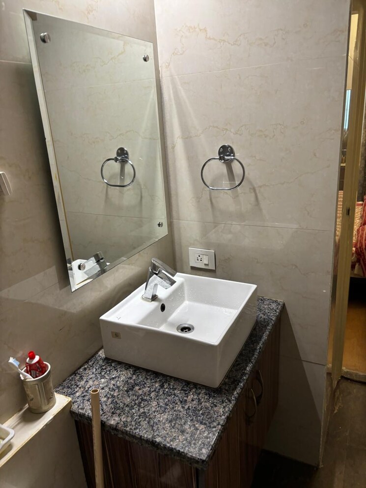 Bathroom, shree-vardhman-mantra 2 Bedroom 800 Sq.Ft. Apartment In Sector 67 Gurgaon 9172760