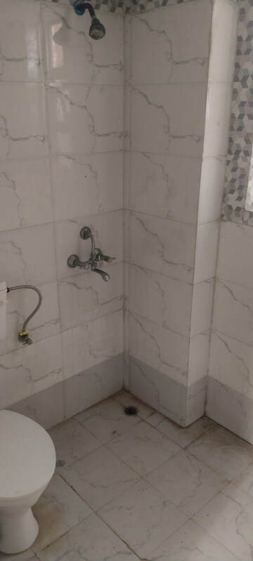 Bathroom in 3 BHK Apartment at Auric City Homes, Sector 82 – for Rent