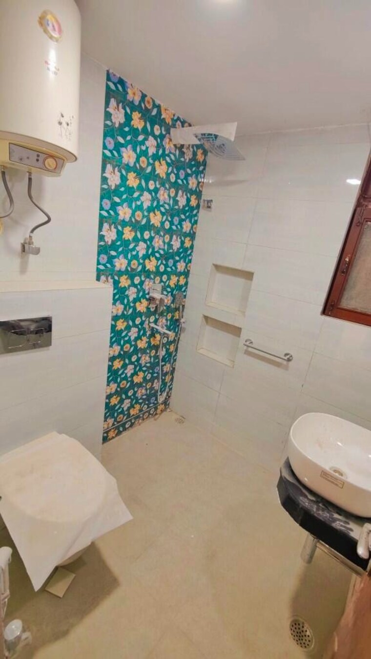 Attached Bathroom, sector 23 dwarka 3 Bedroom 1800 Sq.Ft. Apartment In Sector 23 Dwarka Delhi 9172838
