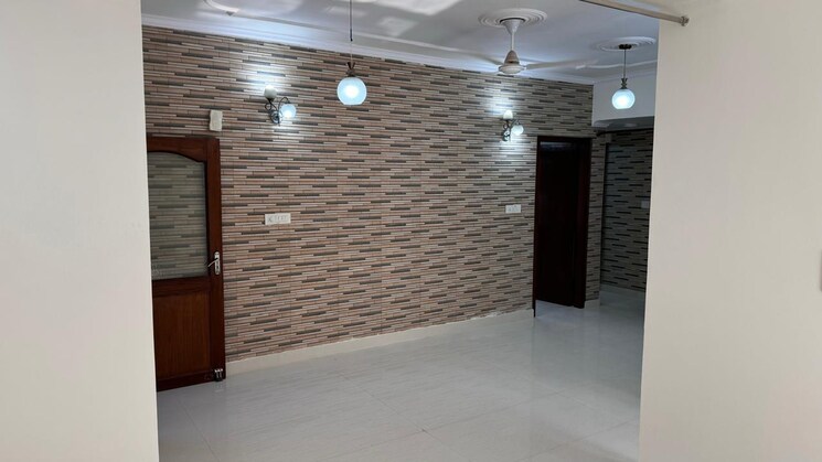 Room, sector 23 dwarka 3 Bedroom 1800 Sq.Ft. Apartment In Sector 23 Dwarka Delhi 9172838
