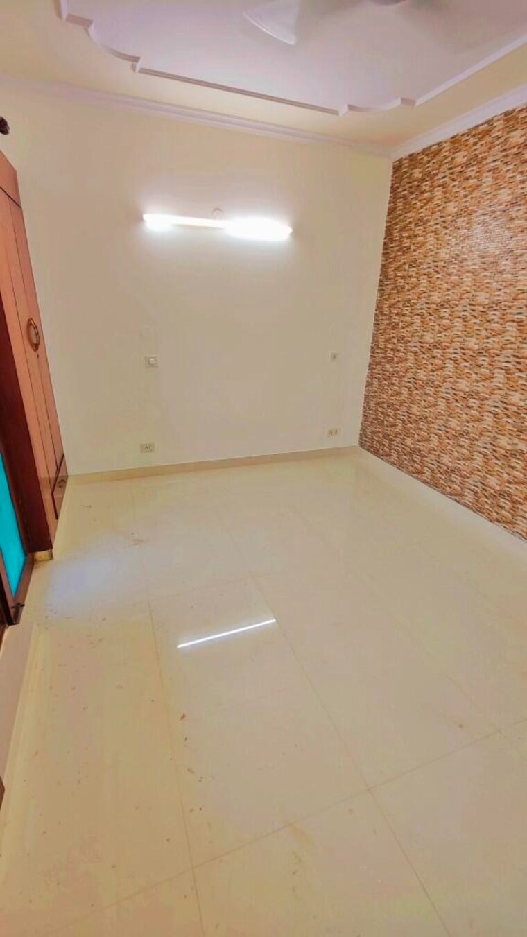 undefined, sector 23 dwarka 3 Bedroom 1800 Sq.Ft. Apartment In Sector 23 Dwarka Delhi 9172838