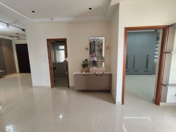 Room in 3 BHK Apartment at Aurobindo The Regent, Kondapur – for Rent