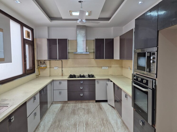 Kitchen, greater kailash ii 3 Bedroom 220 Sq.Yd. Builder Floor In Greater Kailash ii Delhi 9172949