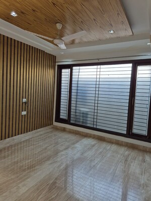 Room in 3 BHK Builder Floor at Greater Kailash ii – for Sale