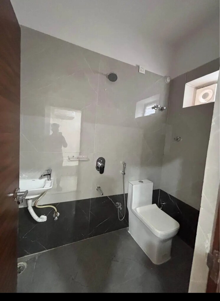 Bathroom, prestige-tranquil 3 Bedroom 2049 Sq.Ft. Apartment In Kokapet Hyderabad 9172939