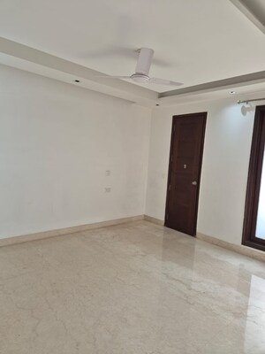 Room in 3 BHK Builder Floor at Greater Kailash ii – for Sale