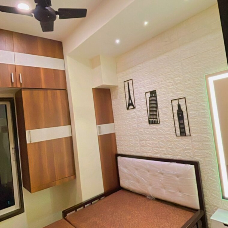 Room, sion 1.5 Bedroom 623 Sq.Ft. Apartment In Sion Mumbai 9173080
