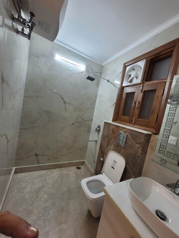Bathroom in 3 BHK Apartment at M3M Heights, Sector 65 – for Rent