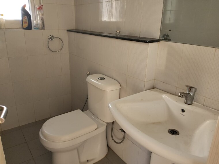 Bathroom, dhoot-time-residency 3 Bedroom 1502 Sq.Ft. Apartment In Sector 63 Gurgaon 9173071