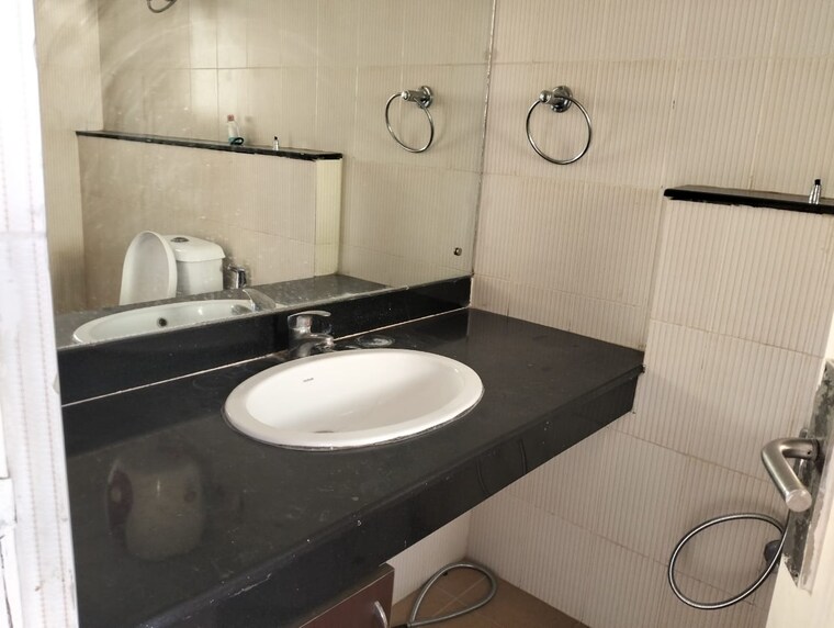 Master Bedroom, dhoot-time-residency 3 Bedroom 1502 Sq.Ft. Apartment In Sector 63 Gurgaon 9173071