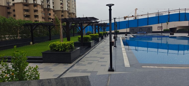 Swimming Pool, ajnara-le-garden 3 Bedroom 1295 Sq.Ft. Apartment In Sector 16b Greater Noida Greater Noida 9173150