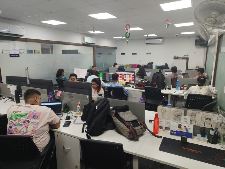 Team Area, sector 63 Commercial Office Space 1150 Sq.Ft. In Sector 63 Noida 9173189