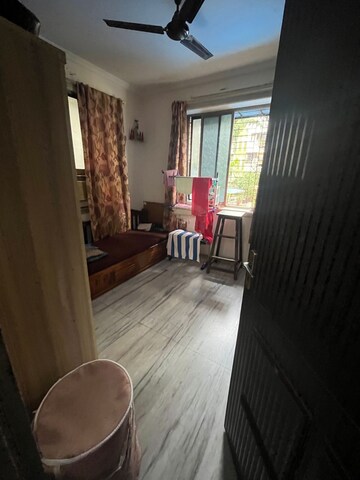 Bedroom in 1 BHK Apartment at Mahim – for Rent