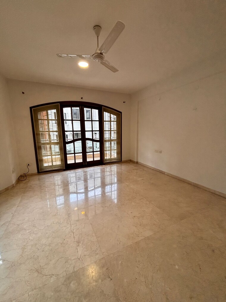 Room, rose-dale 3 Bedroom 3600 Sq.Ft. Apartment In Halasuru Bangalore 9173227
