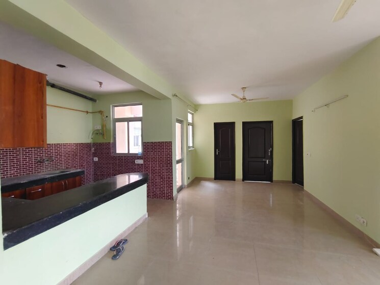 Room, bptp-the-resort 3.5 Bedroom 2000 Sq.Ft. Apartment In Sector 75 Faridabad 9173963