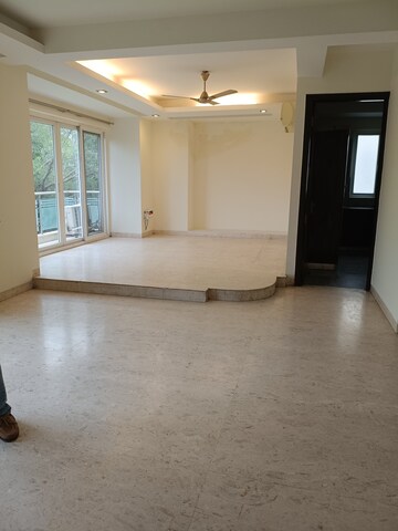 Room in 4 BHK Builder Floor at New Friends Colony – for Rent