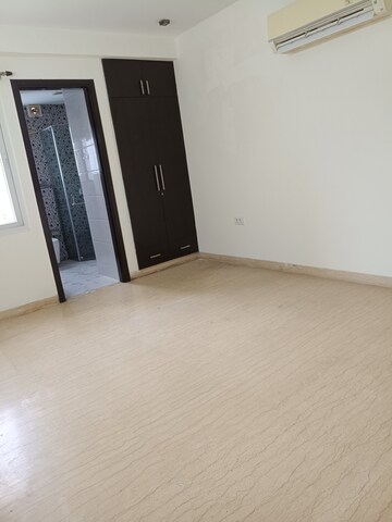 Room in 4 BHK Builder Floor at New Friends Colony – for Rent