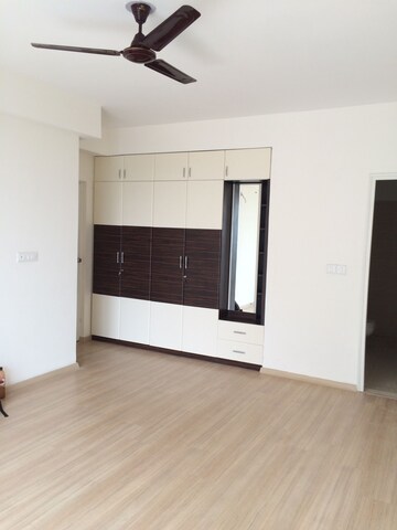 Room in 3.5 BHK Apartment at DLF Westend Heights New Town, Akshayanagar – for Rent
