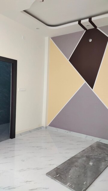 Master Bedroom in 3 BHK Independent House at Jankipuram Extension – for Sale