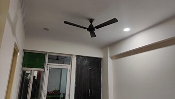 Furnished Amenities in 2.5 BHK Apartment at Gaur City 5th Avenue, Sector 4 Greater Noida – for Rent