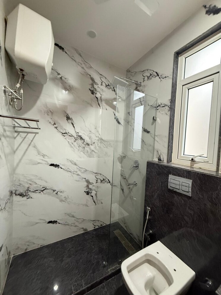 Attached Bathroom, shivalik colony 3 Bedroom 1850 Sq.Ft. Builder Floor In Shivalik Colony Delhi 9173274