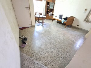 Room in 3 BHK Apartment at Vasant Kunj – for Sale