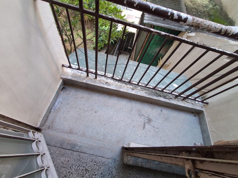 Balcony, vasant kunj 3 Bedroom 2000 Sq.Ft. Apartment In Vasant Kunj Delhi 9173324