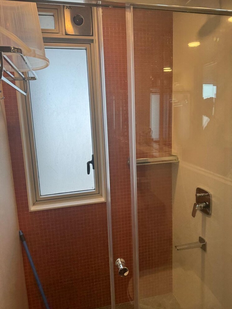 Bathroom, lodha-the-park 3 Bedroom 1190 Sq.Ft. Apartment In Worli Mumbai 9173275