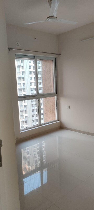 Room in 3 BHK Apartment at Godrej Green Cove, Mahalunge – for Rent