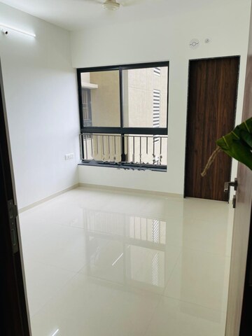 Room in 3 BHK Apartment at Godrej Green Cove, Mahalunge – for Rent