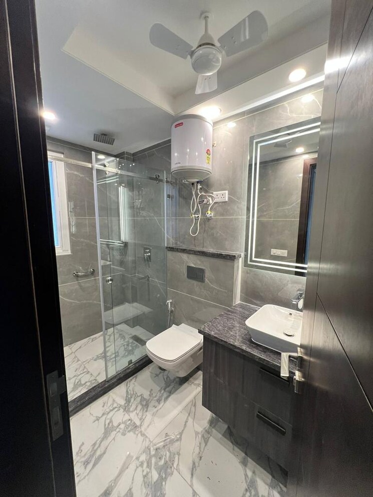 Bathroom, saket 4 Bedroom 2400 Sq.Ft. Builder Floor In Saket Delhi 9173297
