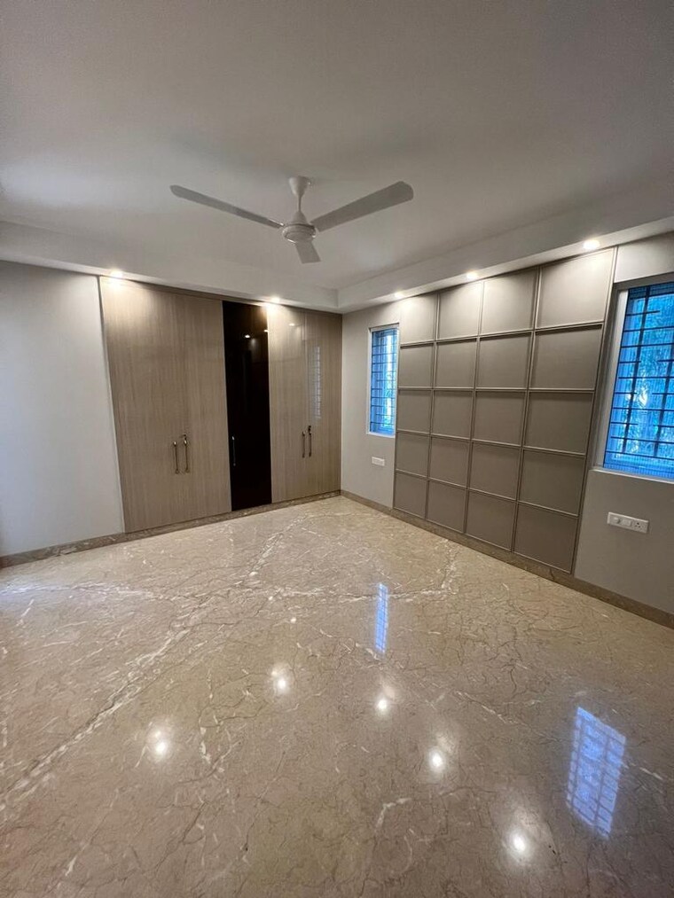Room, saket 4 Bedroom 2400 Sq.Ft. Builder Floor In Saket Delhi 9173297