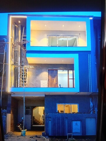 5 BHK Villa For Sale in Wave City, Wave City