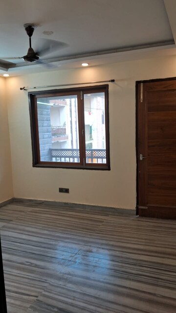 Room in 2 BHK Builder Floor at Lajpat Nagar 4 – for Rent